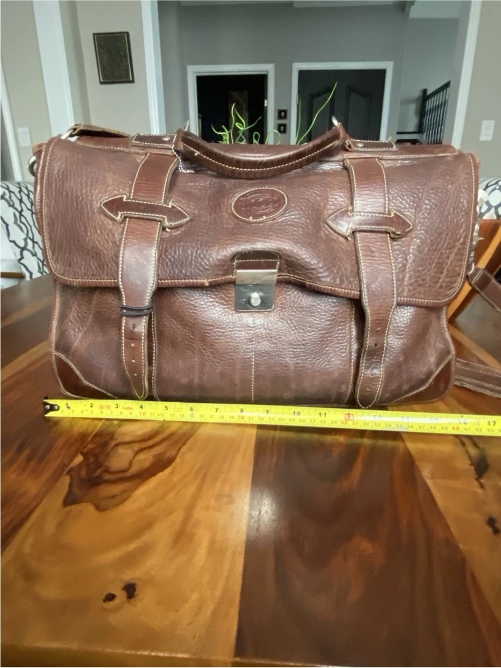 Roots - Classic Brown Leather Messenger Bag - Men